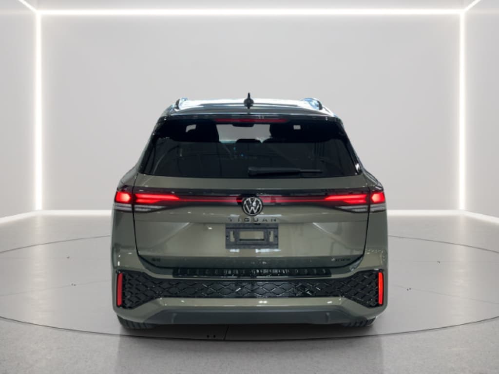 New 2026 Volkswagen Tiguan SE R-Line Black SUV