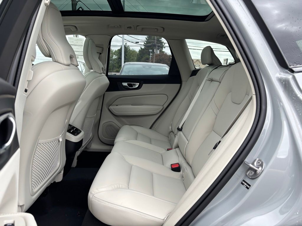 2026 Volvo XC60 Ultra - Photo 16