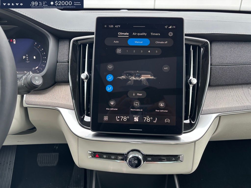 2026 Volvo XC90 Ultra - Photo 14
