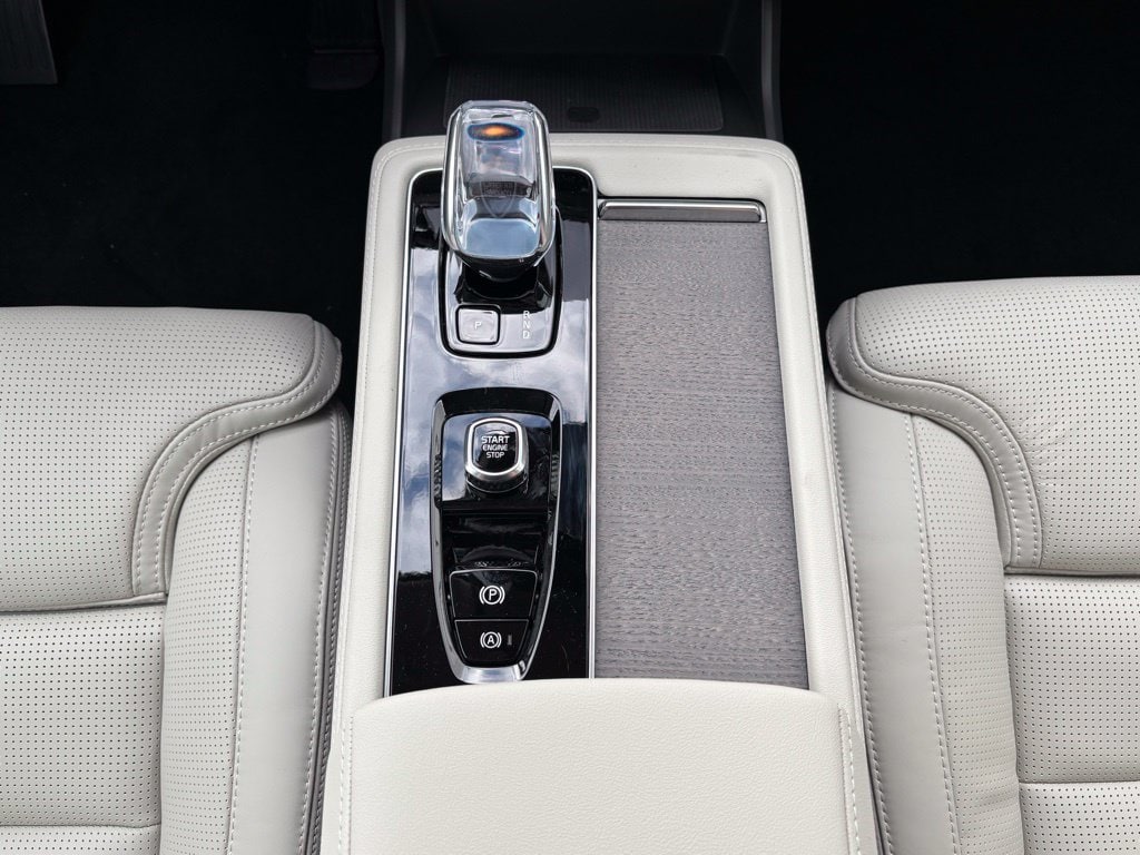 2026 Volvo XC90 Ultra - Photo 13