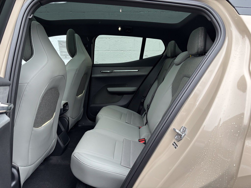 2026 Volvo EX30 Plus - Photo 17