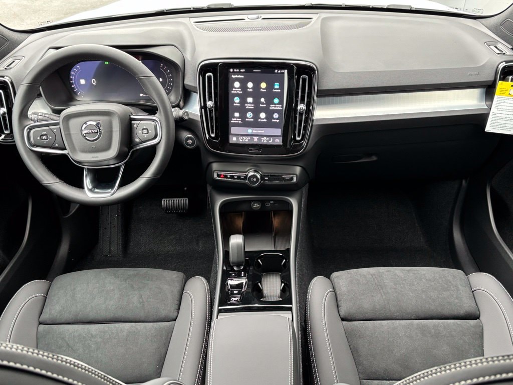 2026 Volvo XC40 Ultra Black Edition - Photo 10