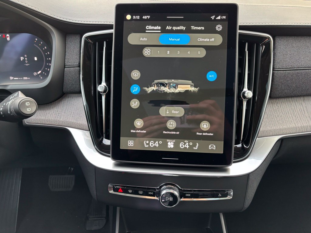 2026 Volvo XC90 Ultra - Photo 14