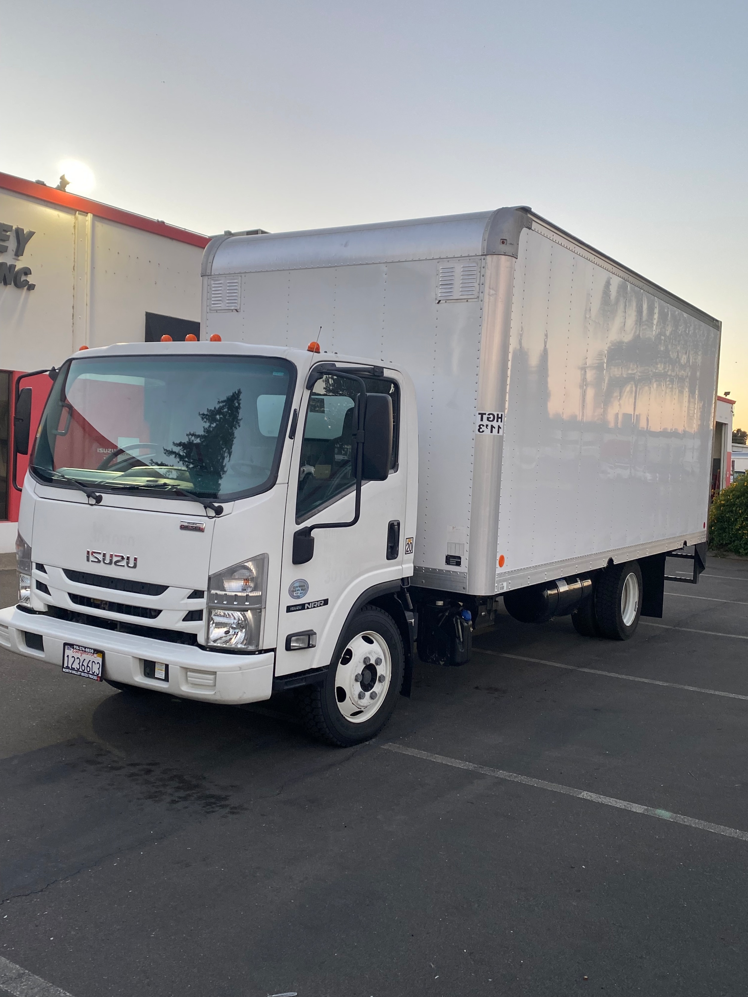 2017 Isuzu NRR