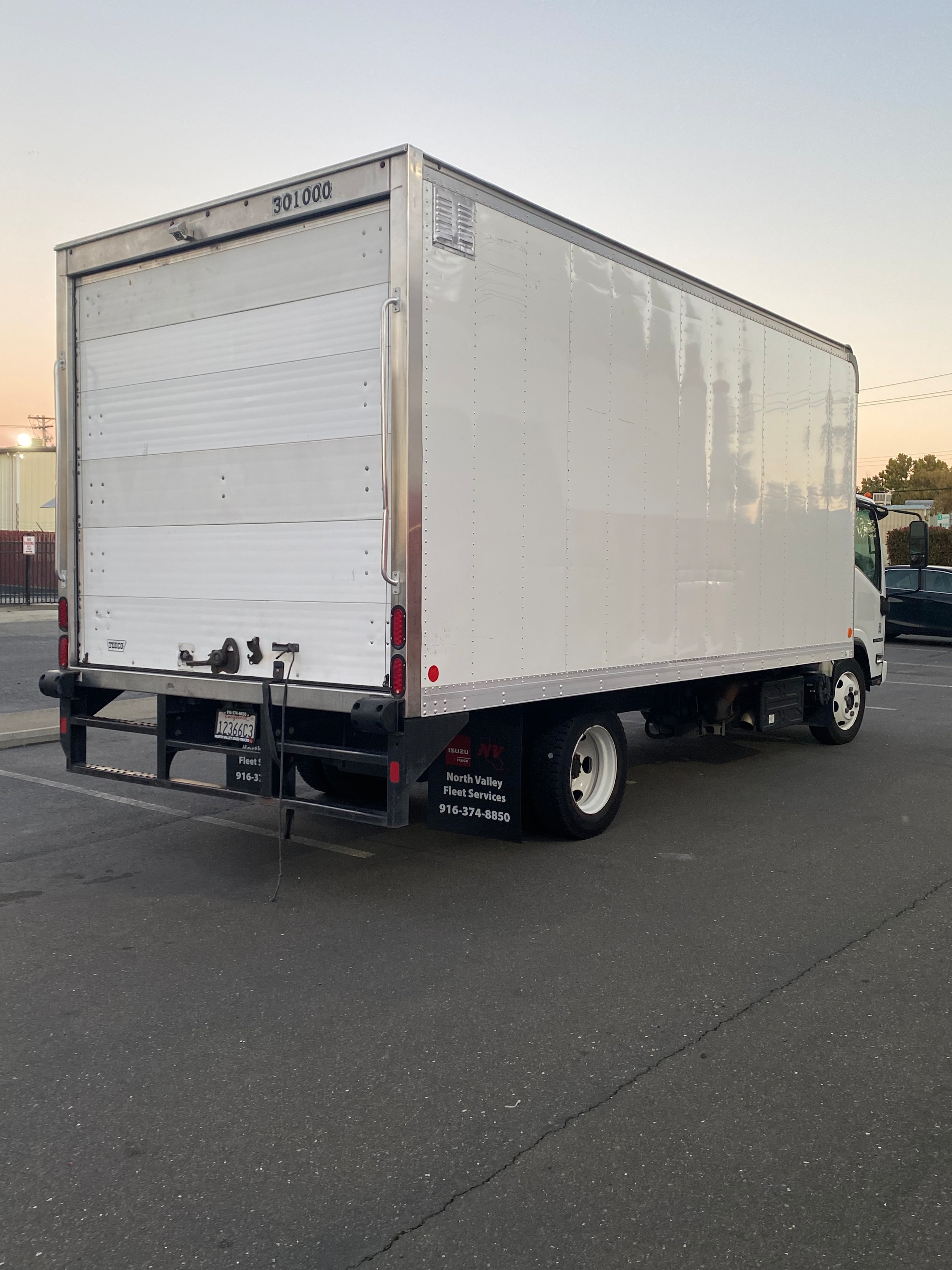 2018 Isuzu NRR - Photo 6