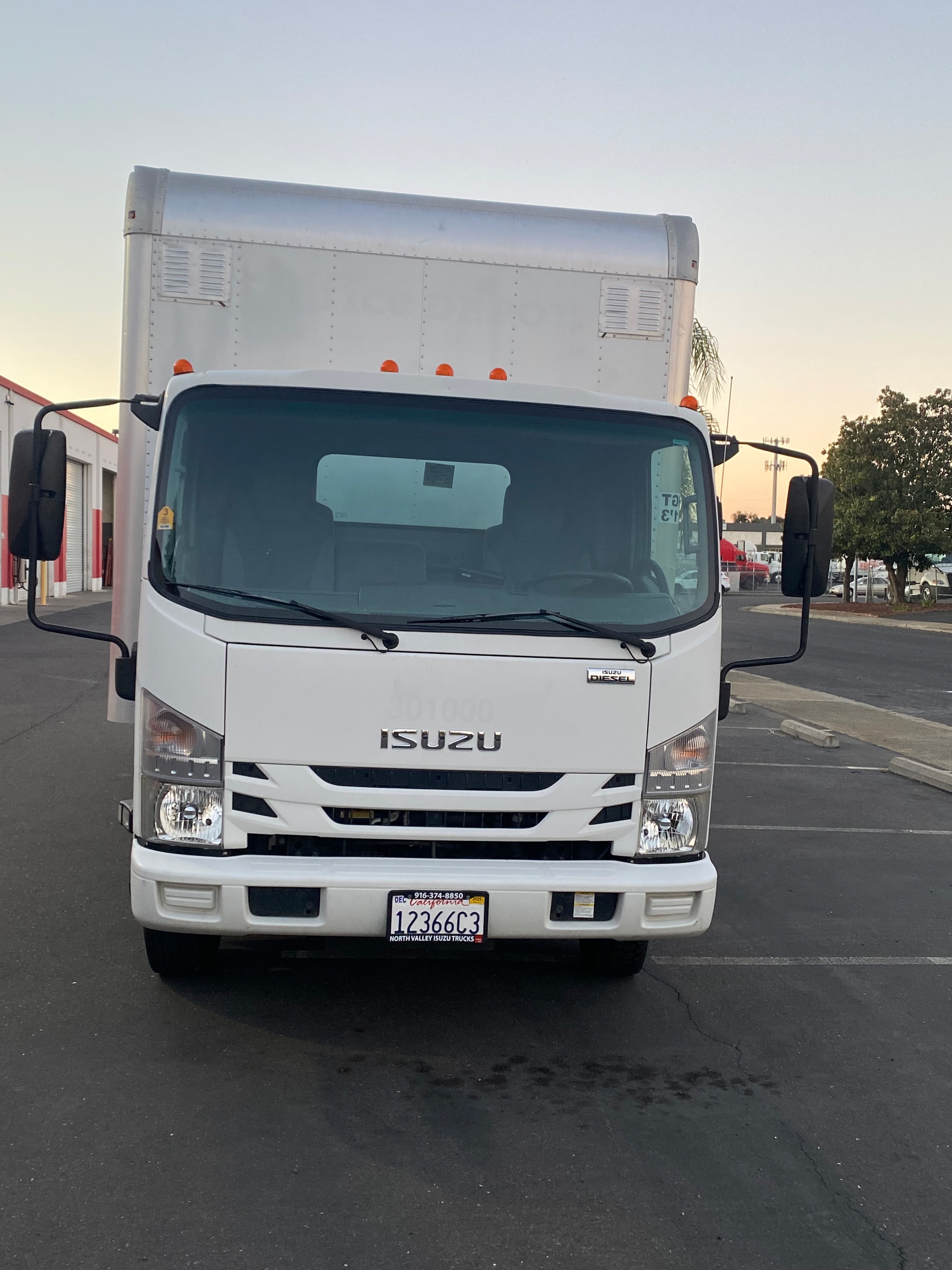 2018 Isuzu NRR