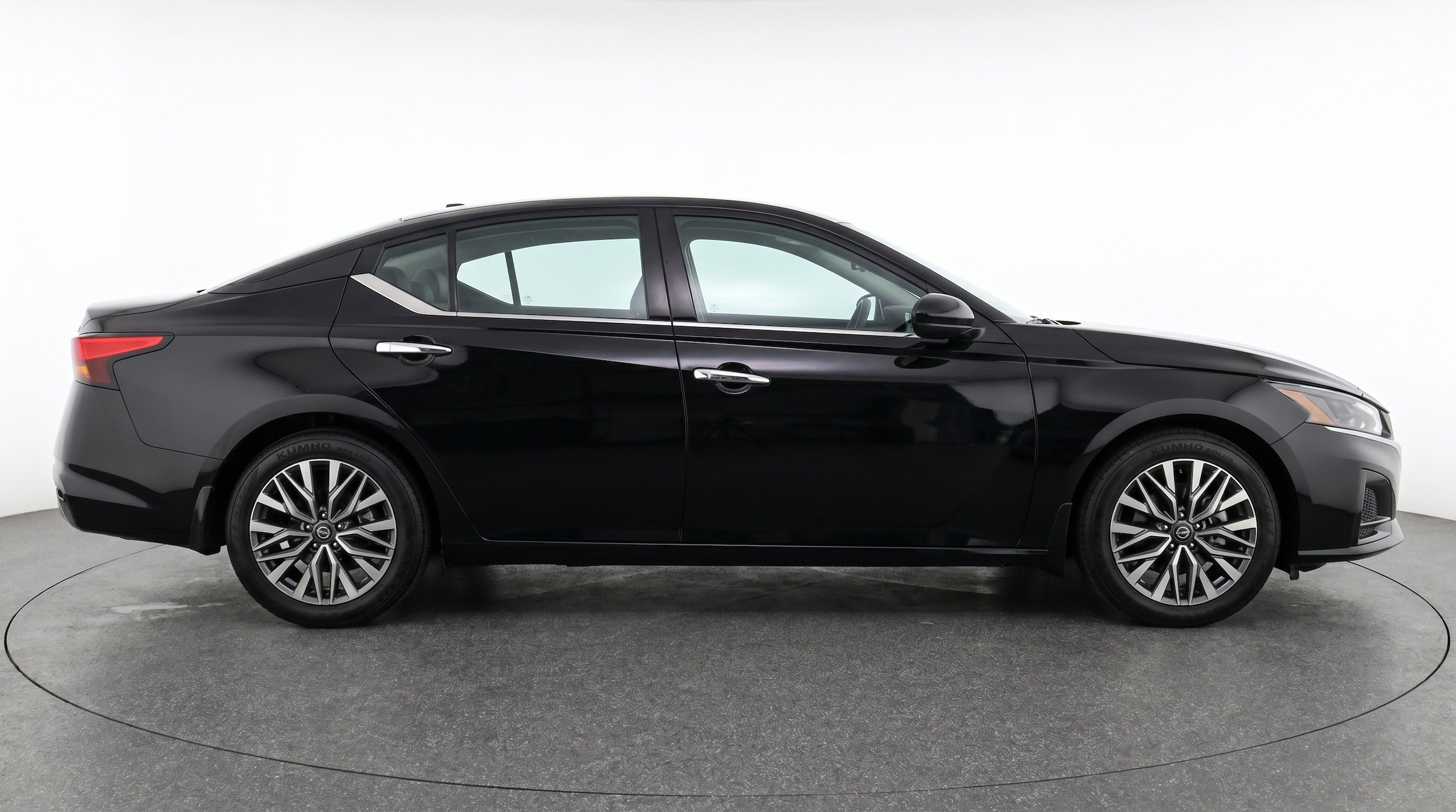 Thumbnail: 2025 Nissan Altima - 10