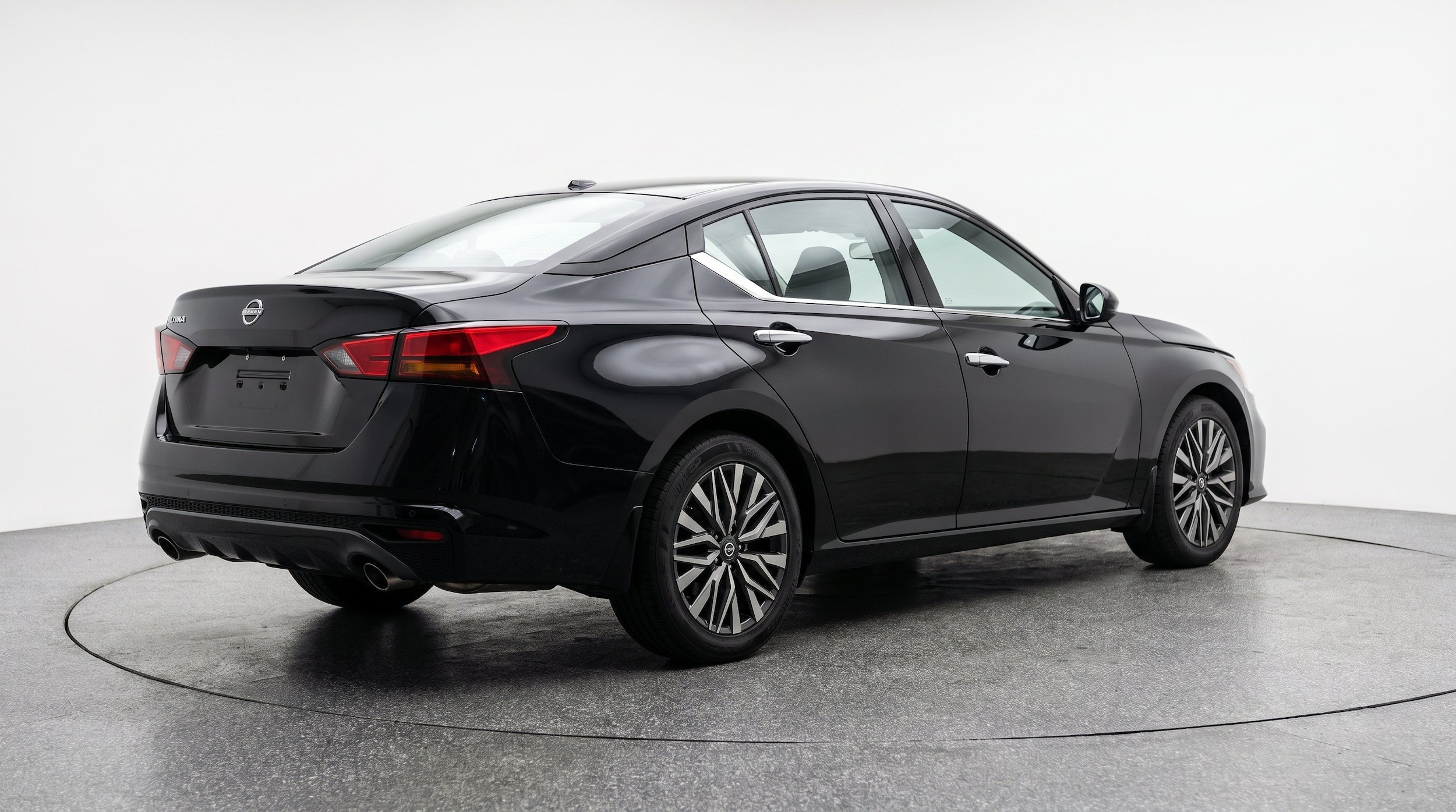 Thumbnail: 2025 Nissan Altima - 9