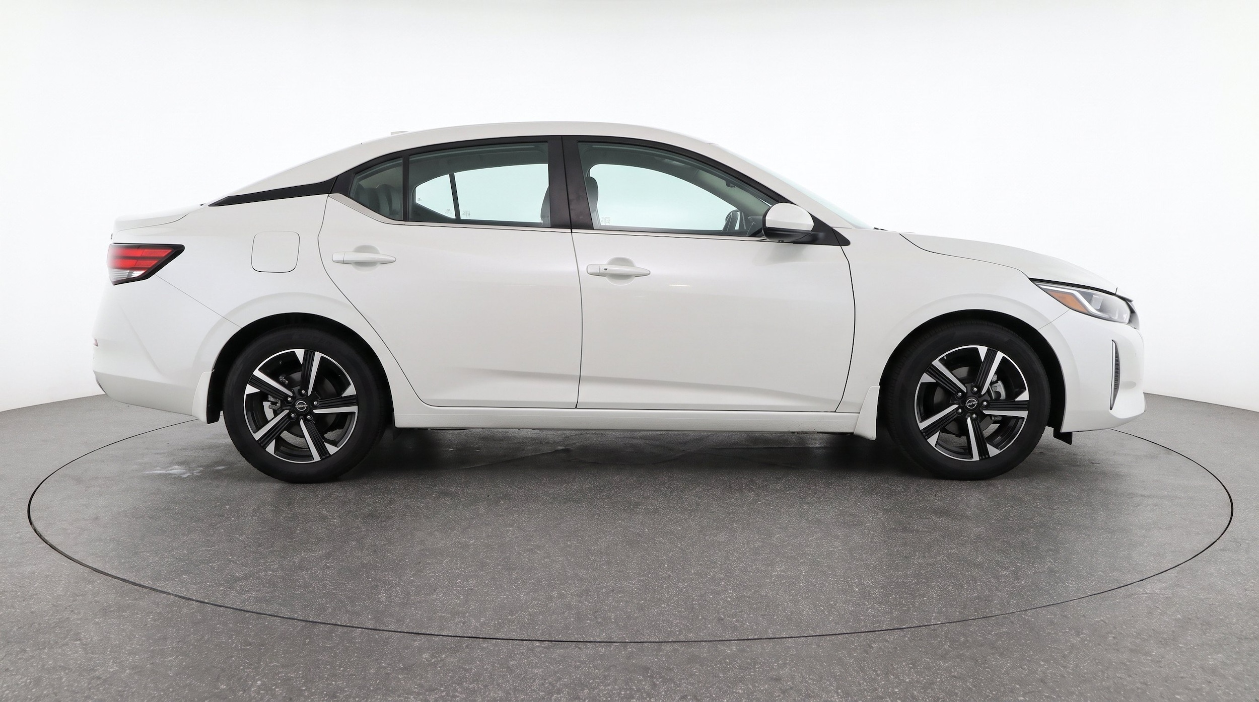 Thumbnail: 2025 Nissan Sentra - 10