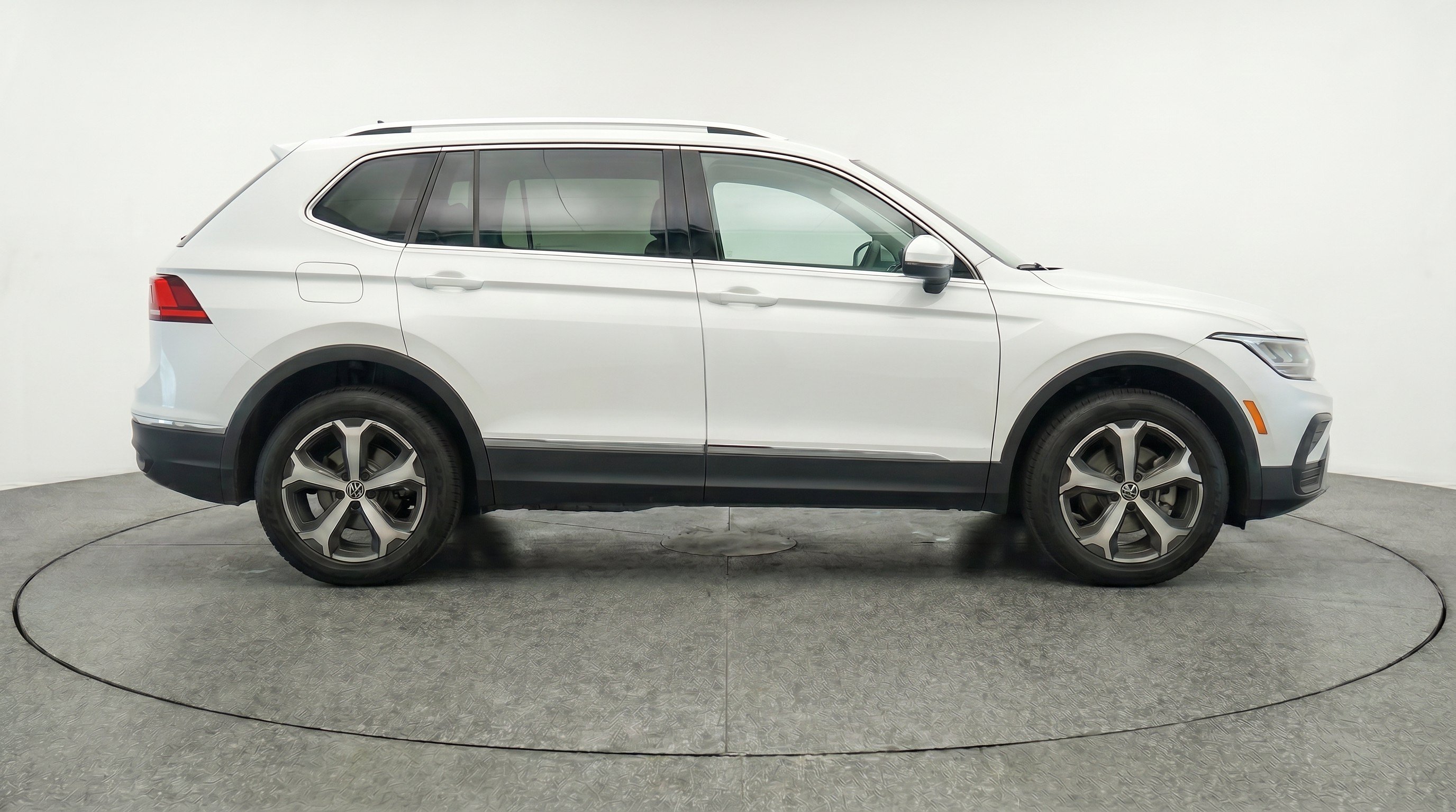 Thumbnail: 2026 Volkswagen Tiguan - 10