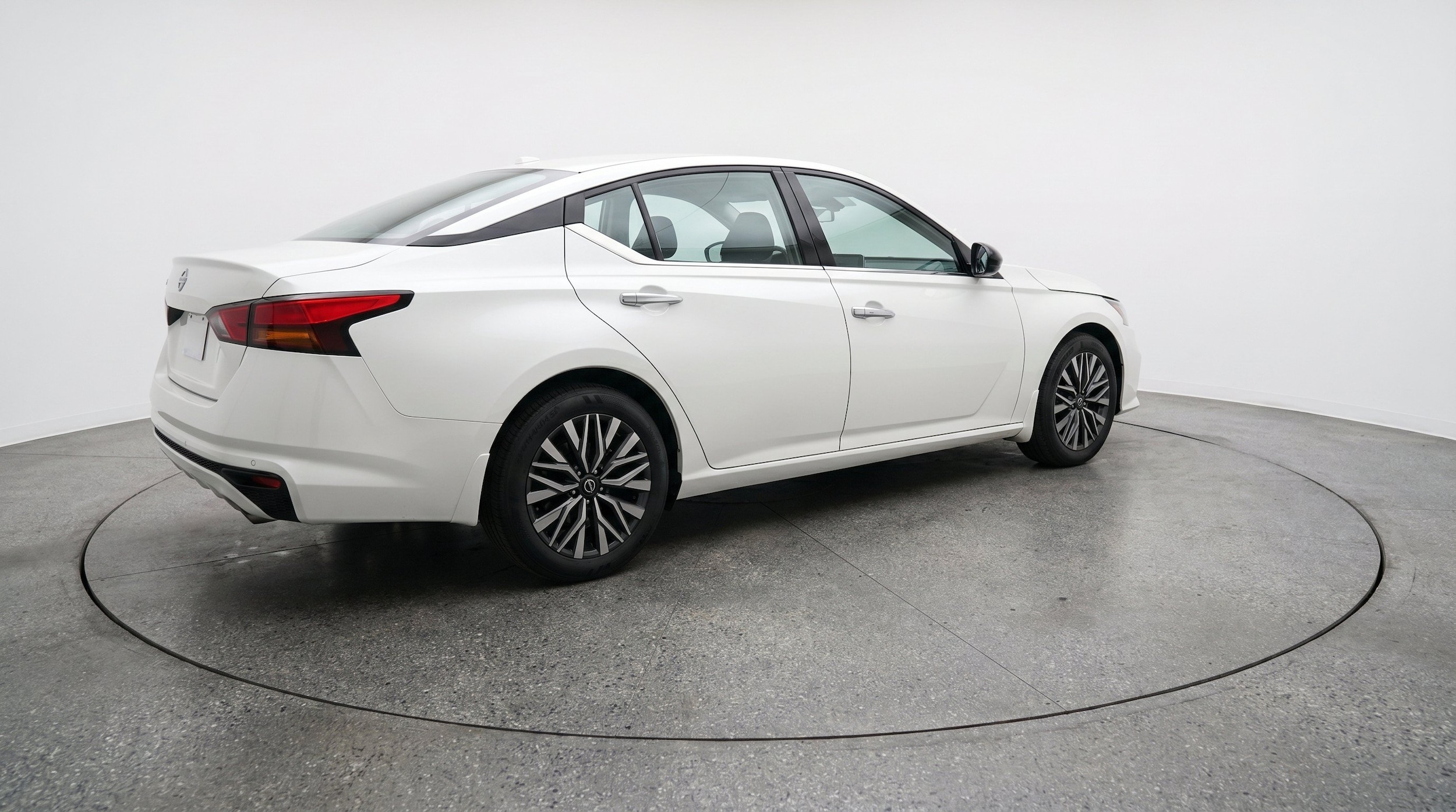 Thumbnail: 2025 Nissan Altima - 9