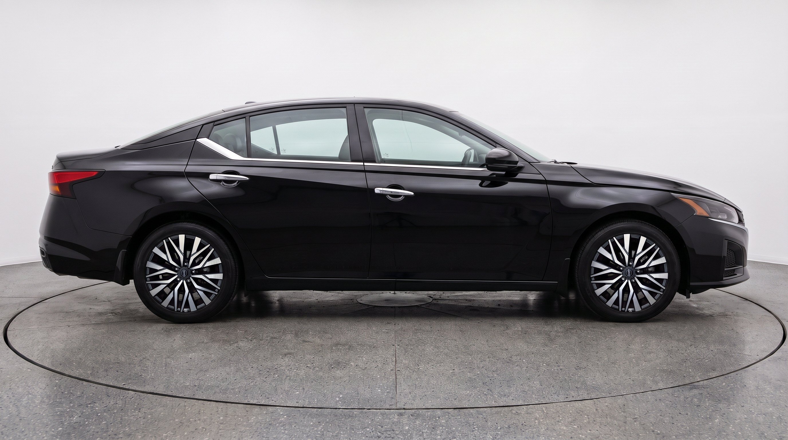 Thumbnail: 2025 Nissan Altima - 10