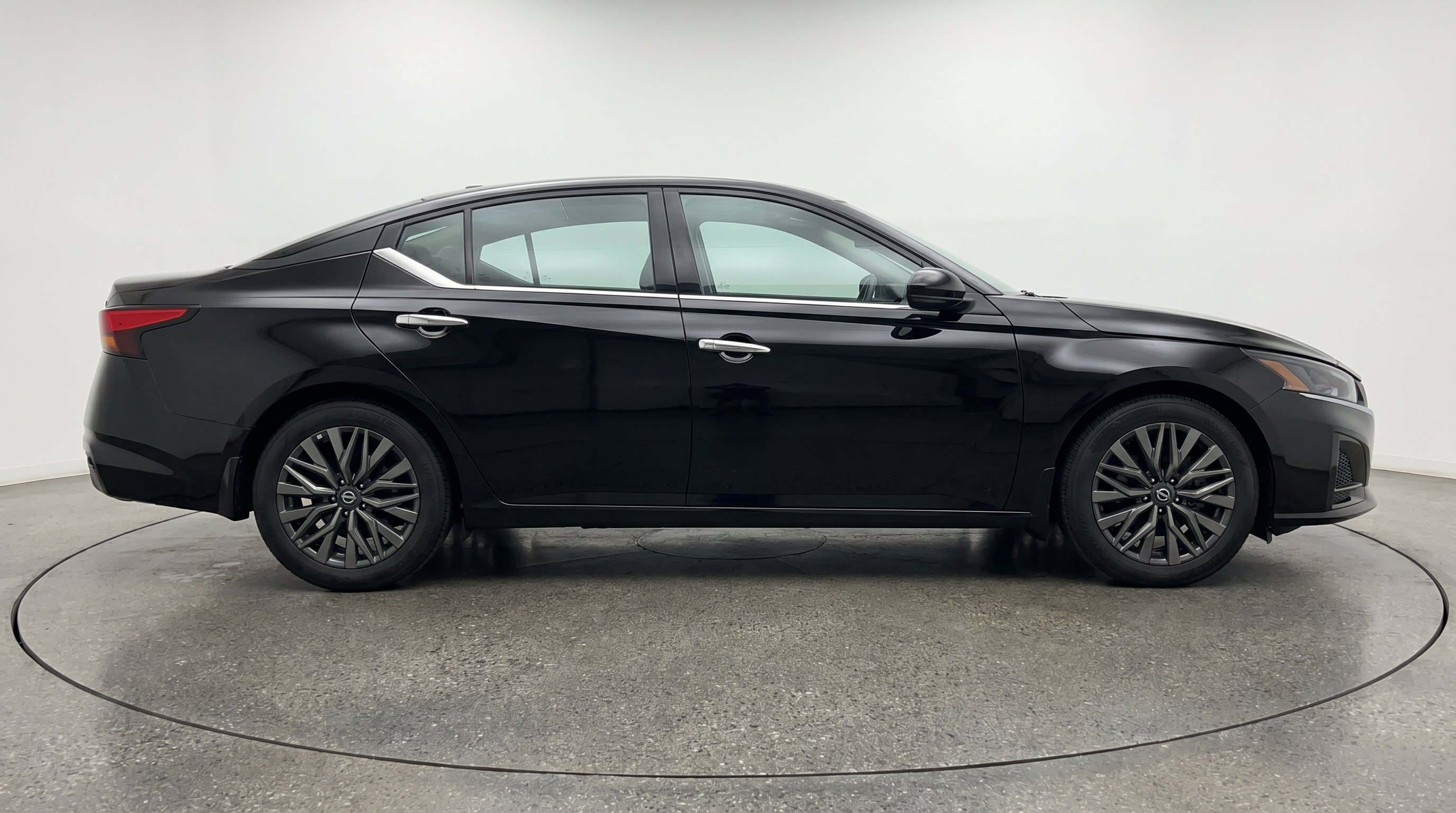 Thumbnail: 2025 Nissan Altima - 10