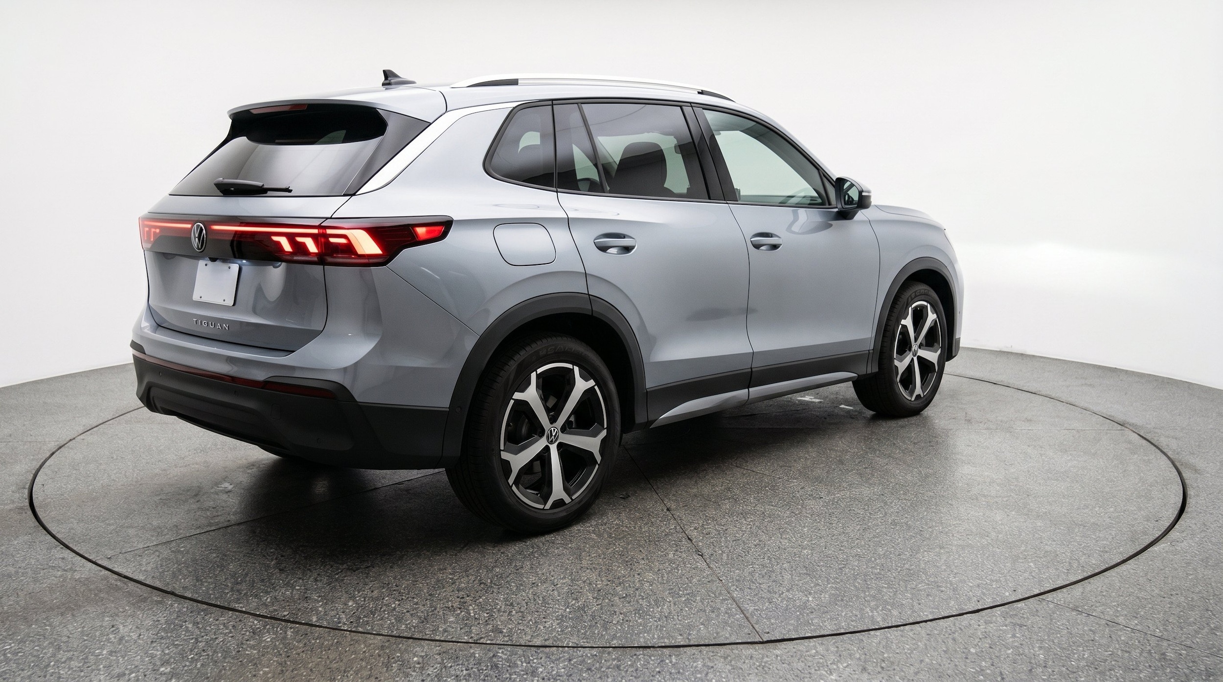 Thumbnail: 2026 Volkswagen Tiguan - 9