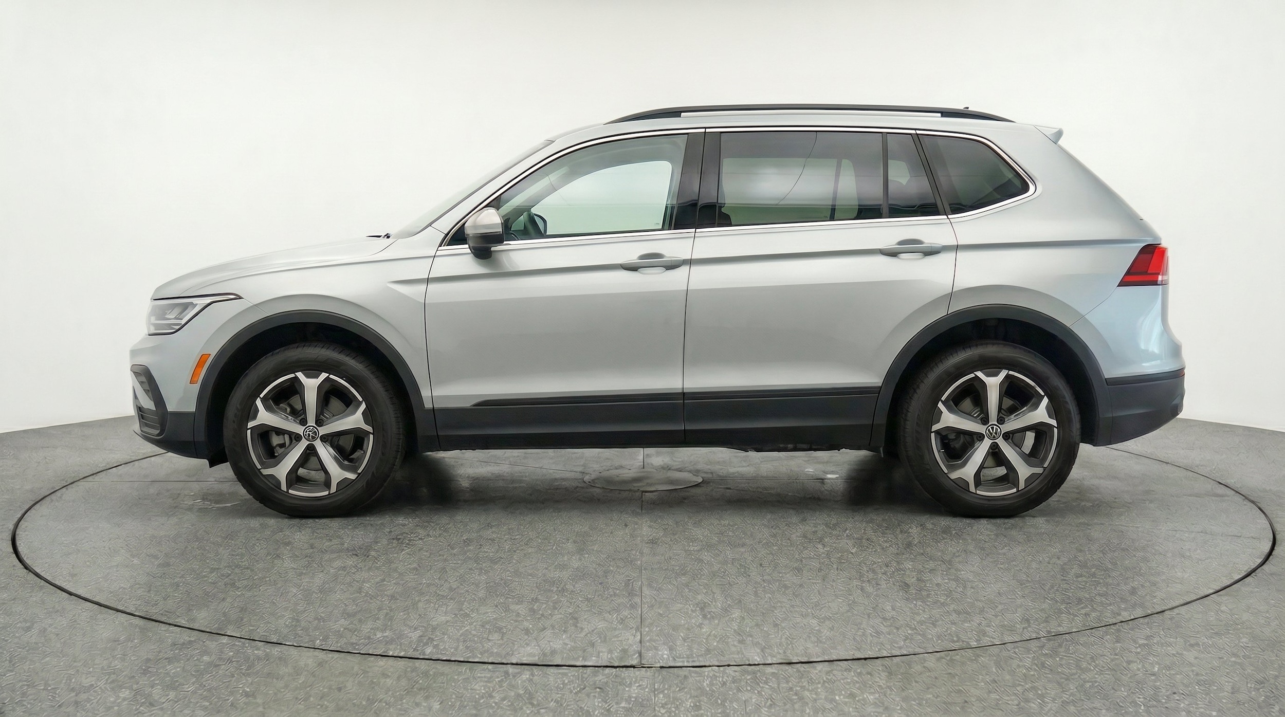 Thumbnail: 2026 Volkswagen Tiguan - 5