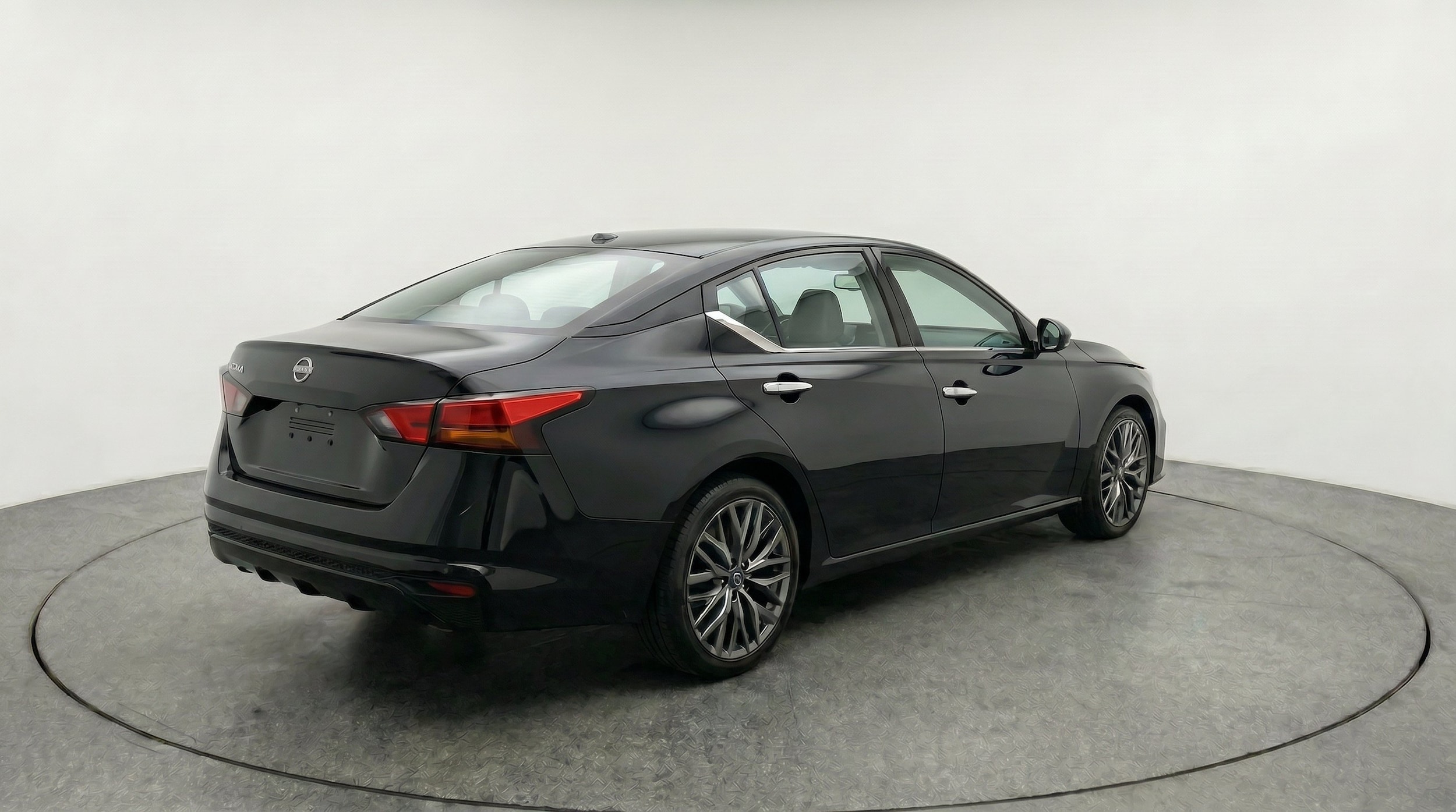 Thumbnail: 2025 Nissan Altima - 9