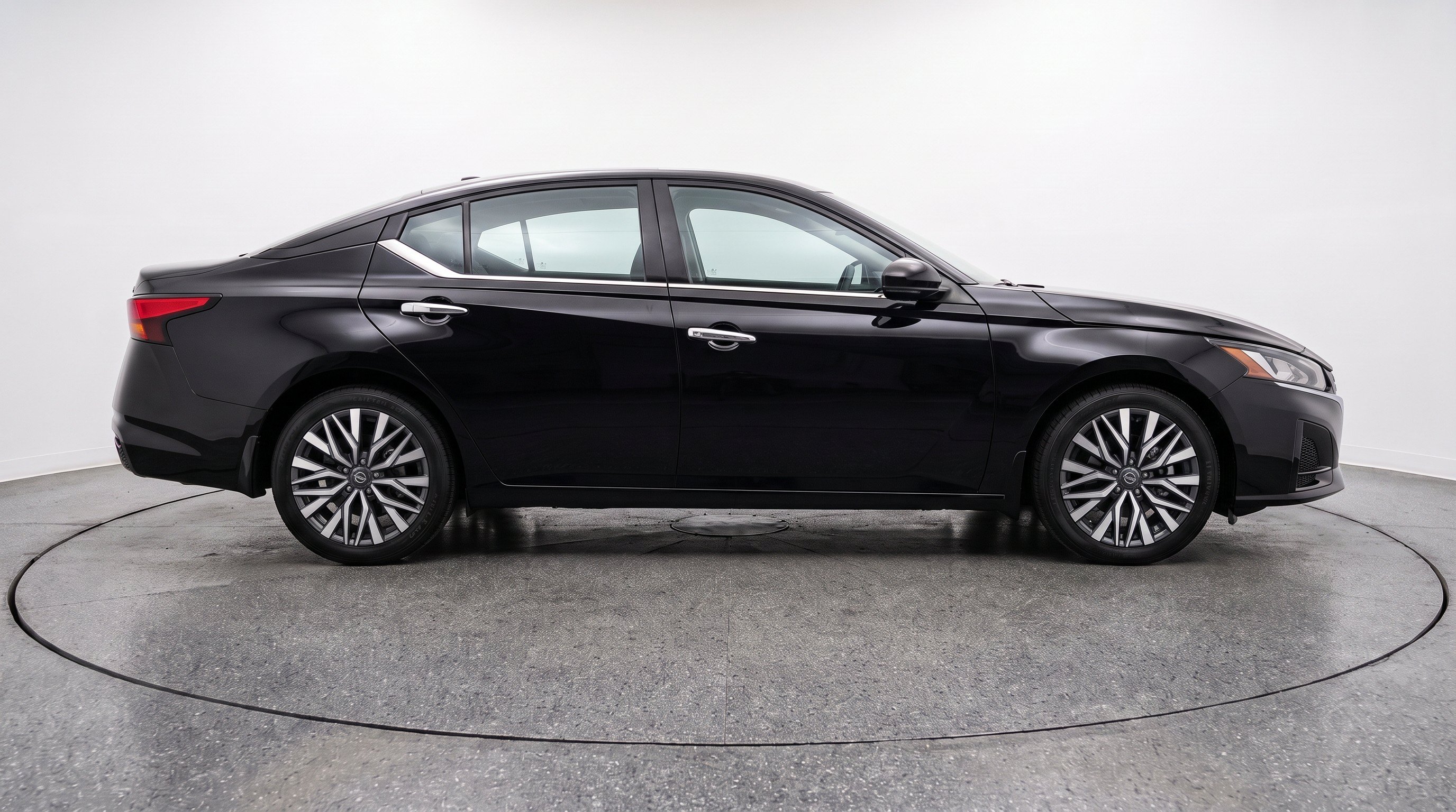 Thumbnail: 2025 Nissan Altima - 10