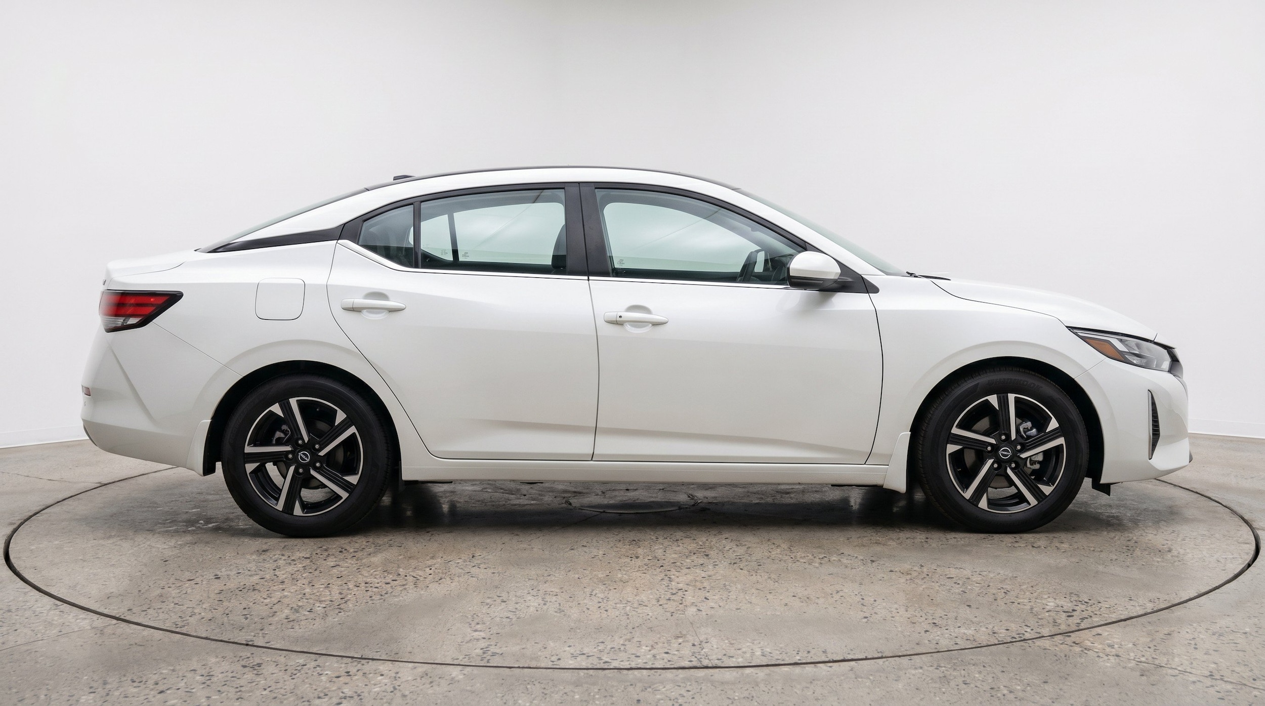 Thumbnail: 2025 Nissan Sentra - 10