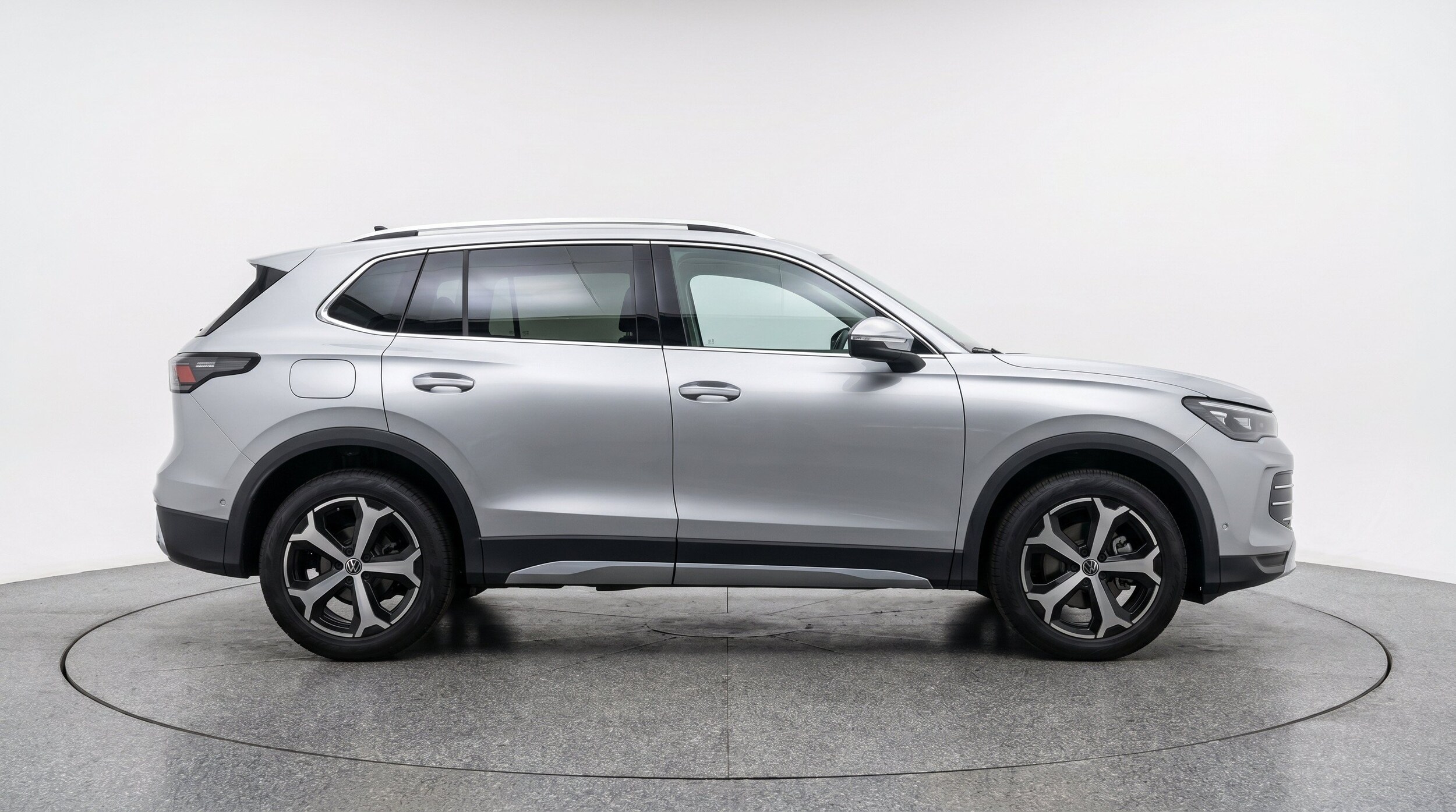 Thumbnail: 2026 Volkswagen Tiguan - 10