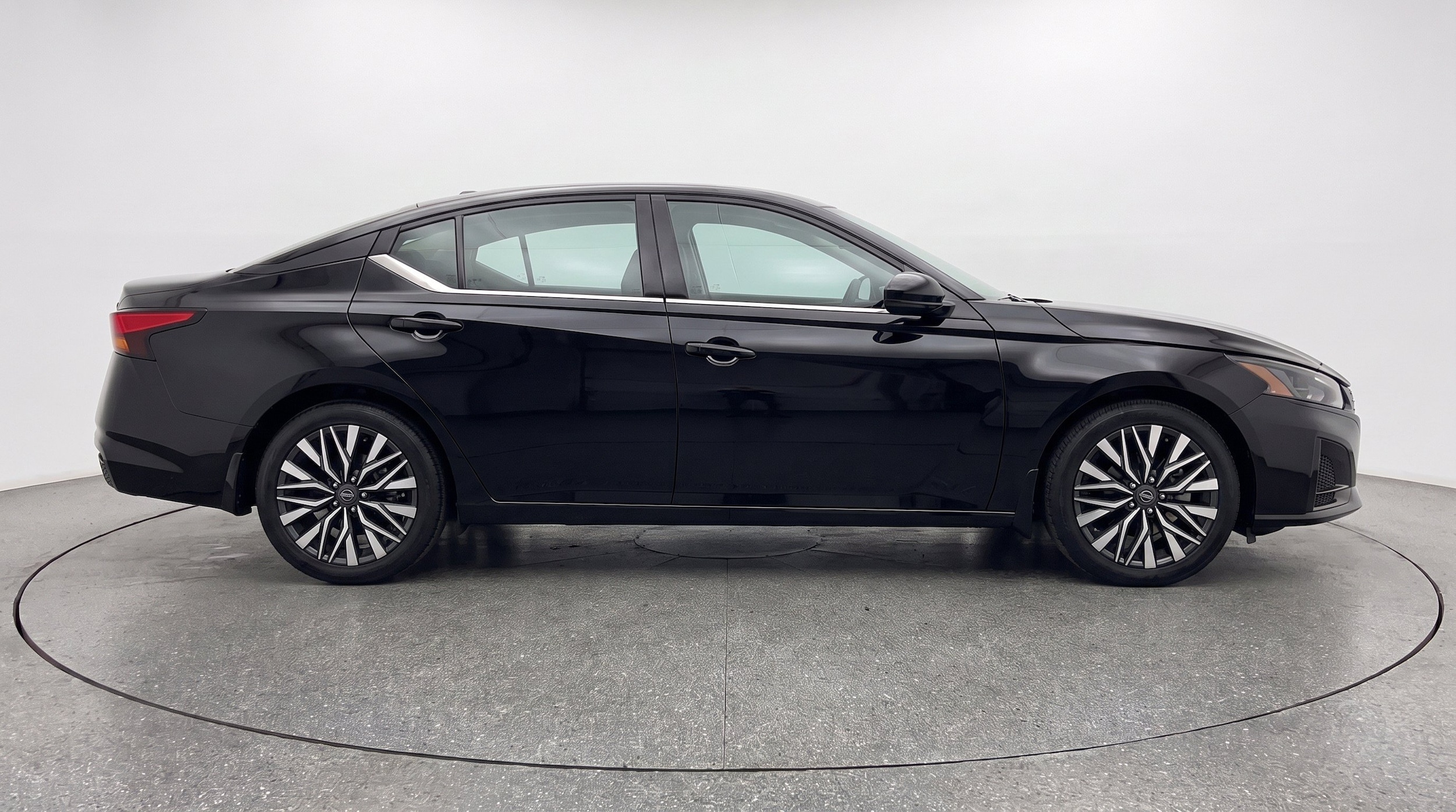 Thumbnail: 2025 Nissan Altima - 10