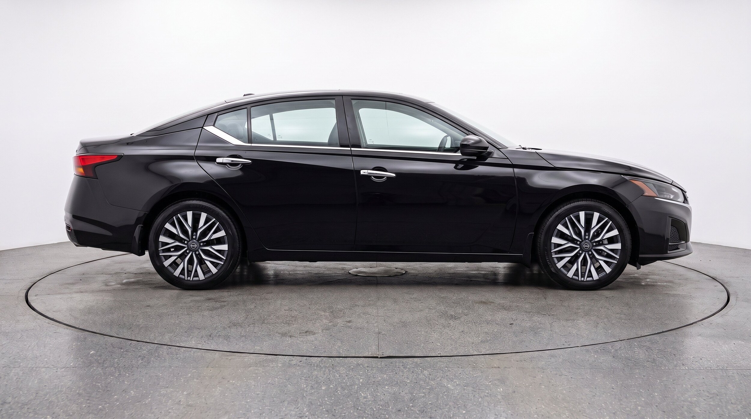 Thumbnail: 2025 Nissan Altima - 10