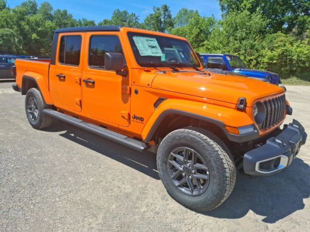 New 2026 Jeep Gladiator SPORT S 4X4 Pickup