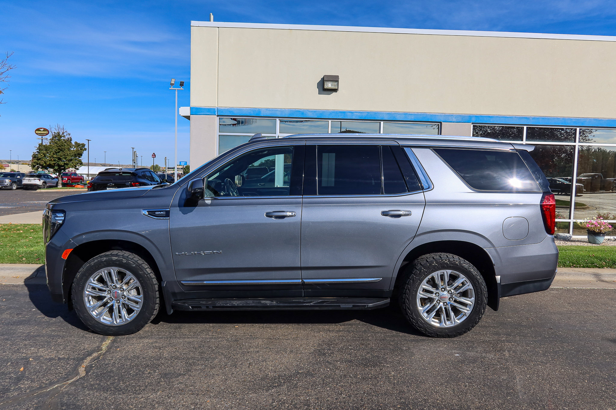 2021 GMC Yukon SLT