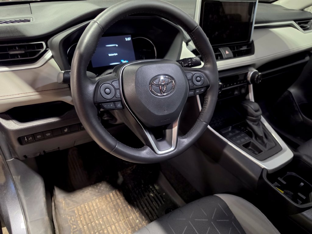 Used 2025 Toyota RAV4 XLE SUV