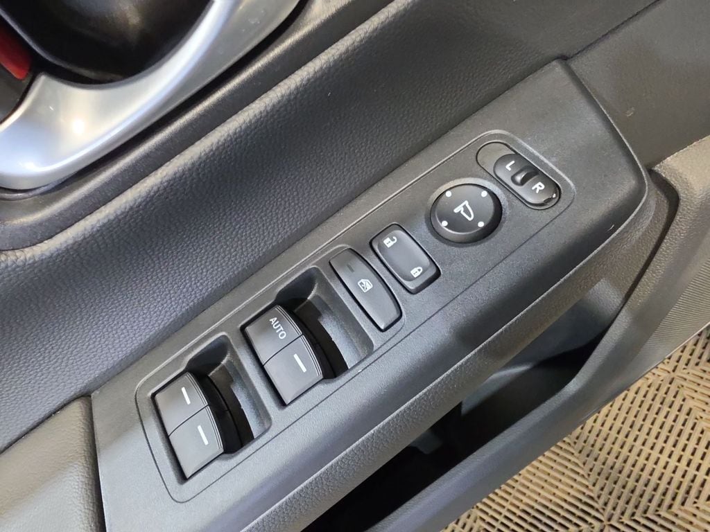 2024 Honda CR-V LX - Photo 15