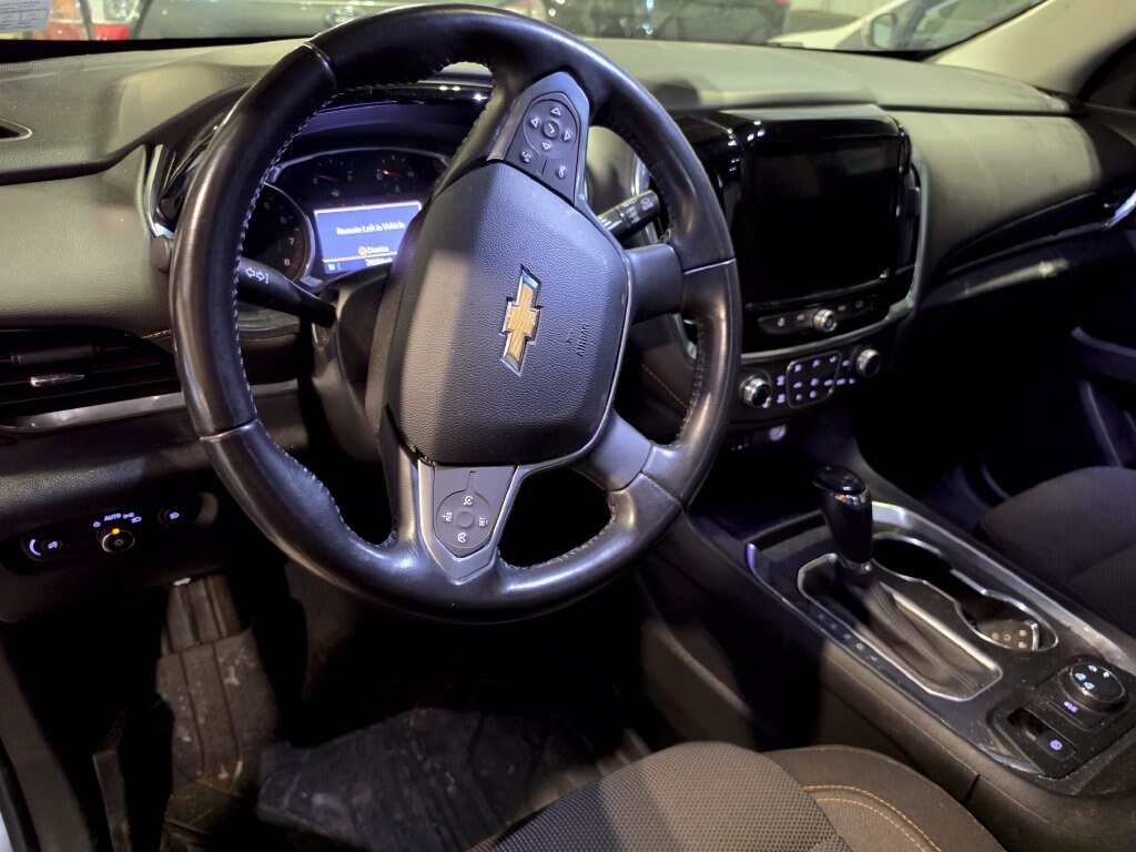 Used 2020 Chevrolet Traverse LT SUV