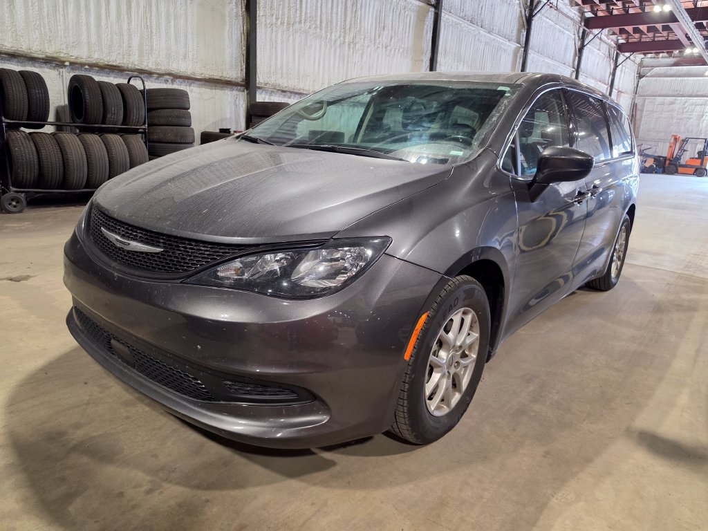 2022 Chrysler Voyager