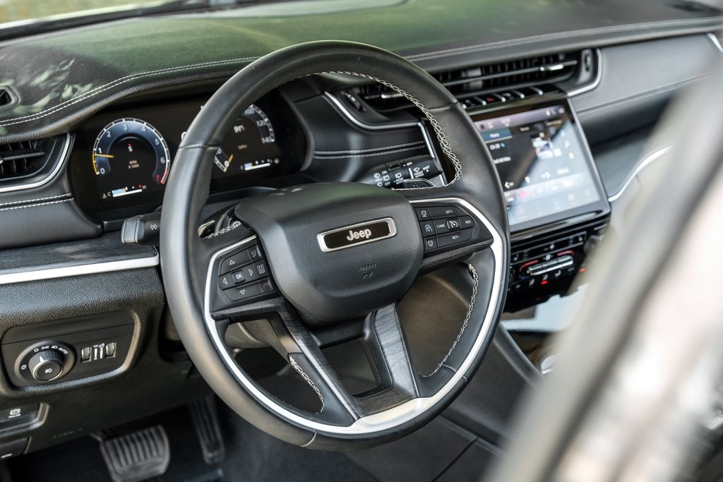 Used 2023 Jeep Grand Cherokee Limited SUV