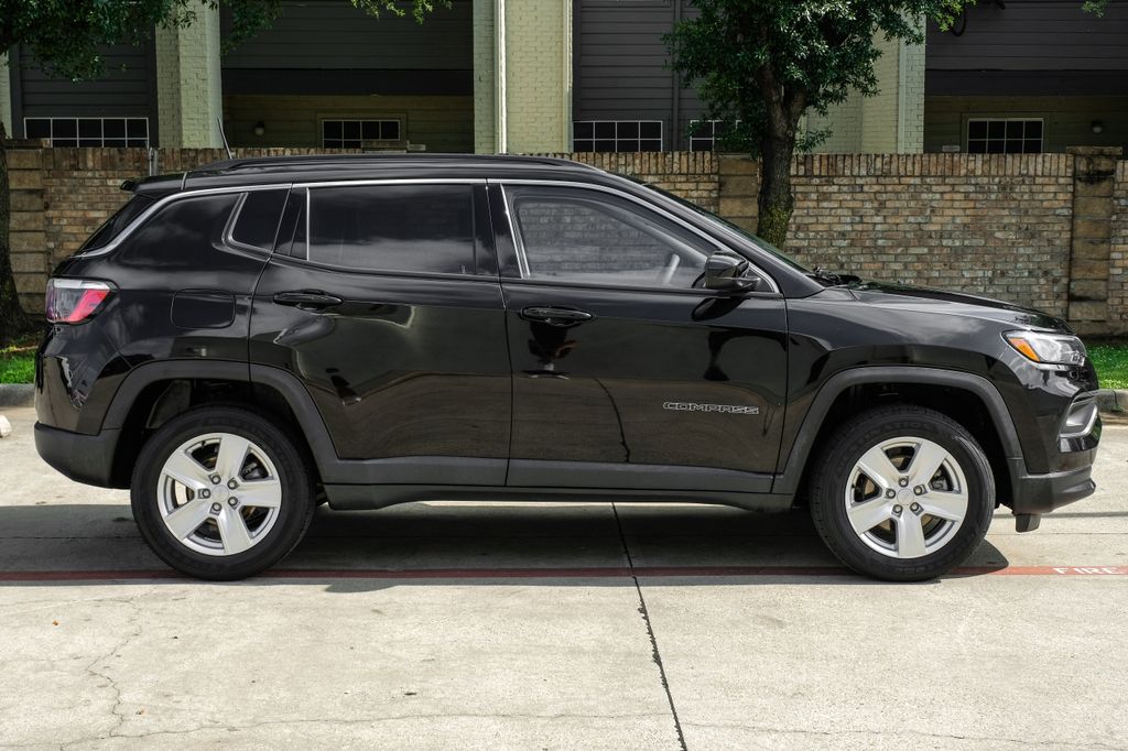 2022 Jeep Compass Latitude - Photo 14