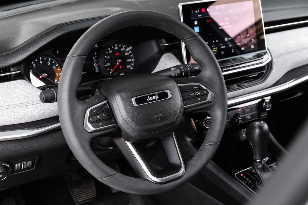 Used 2023 Jeep Compass Latitude Lux SUV