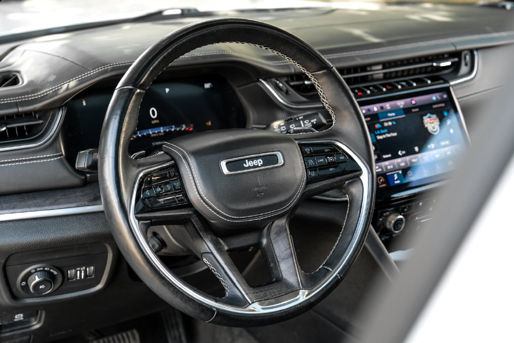 Used 2022 Jeep Grand Cherokee Overland SUV