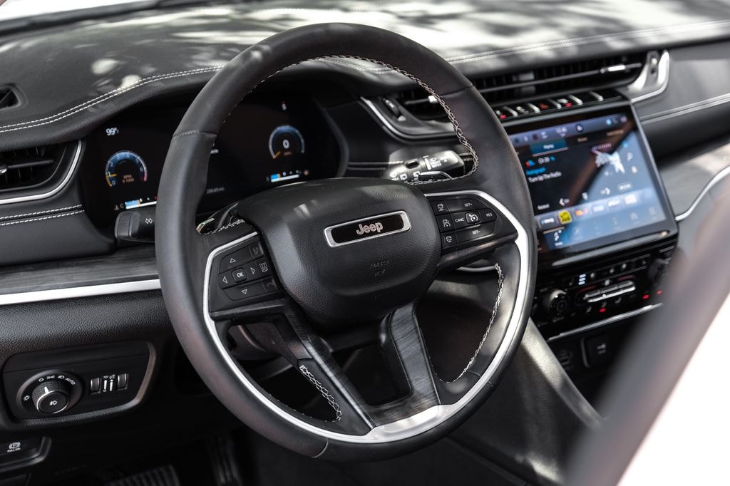 Used 2023 Jeep Grand Cherokee Limited SUV