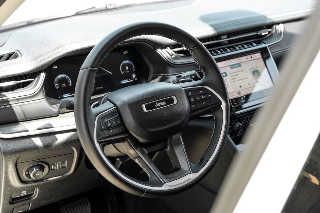 Used 2022 Jeep Grand Cherokee Limited SUV