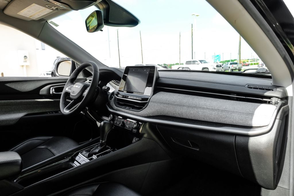 2022 Jeep Compass Latitude - Photo 23