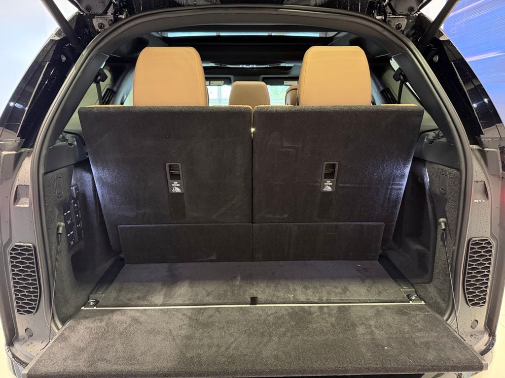 2025 Land Rover Discovery Dynamic SE - Photo 12