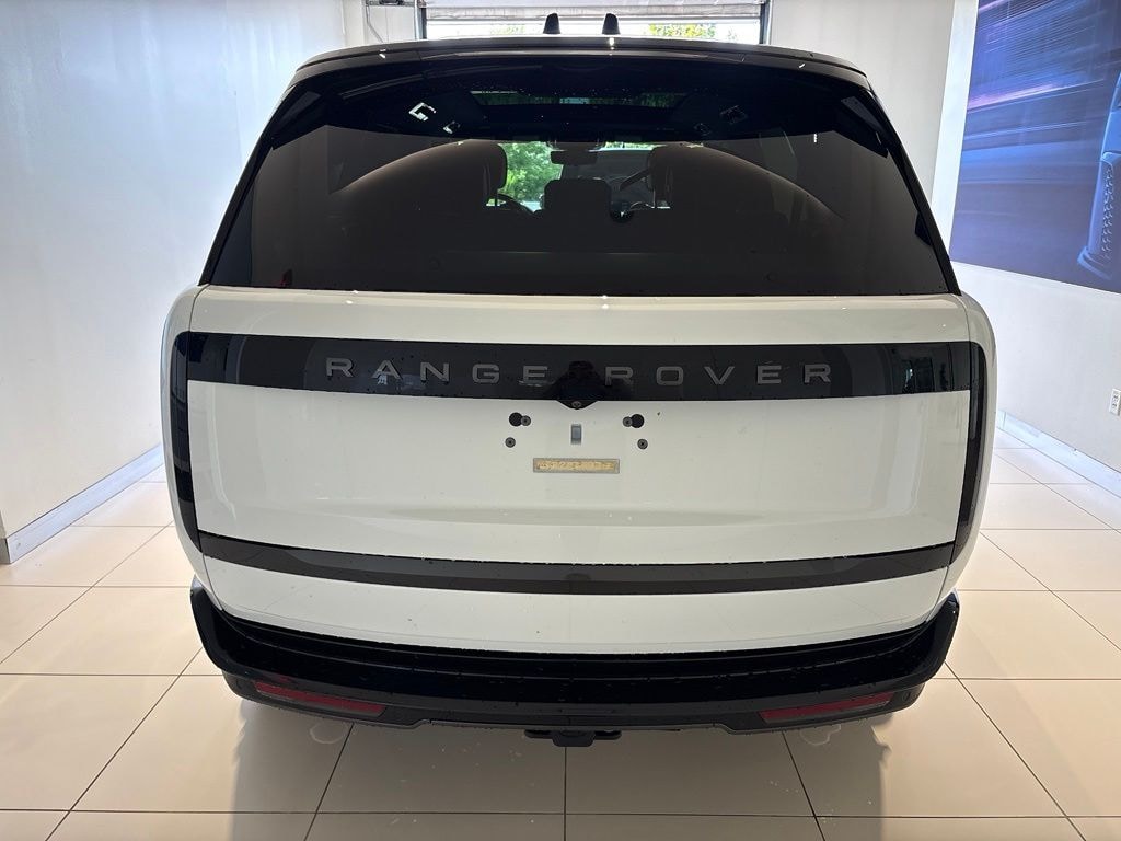 New 2026 Land Rover Range Rover SE LWB 7-Seats / V8 SUV