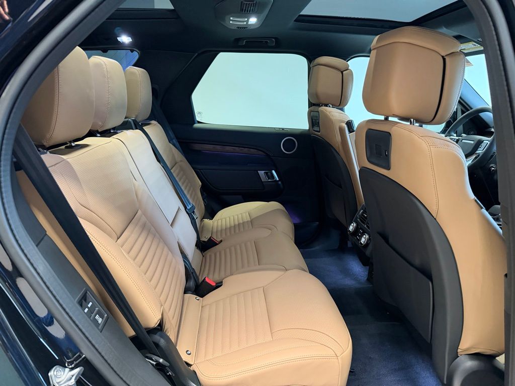 2025 Land Rover Discovery Dynamic SE - Photo 13