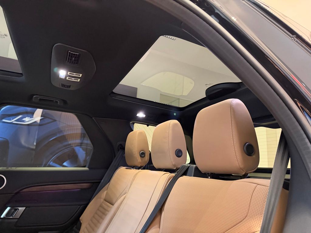 2025 Land Rover Discovery Dynamic SE - Photo 11