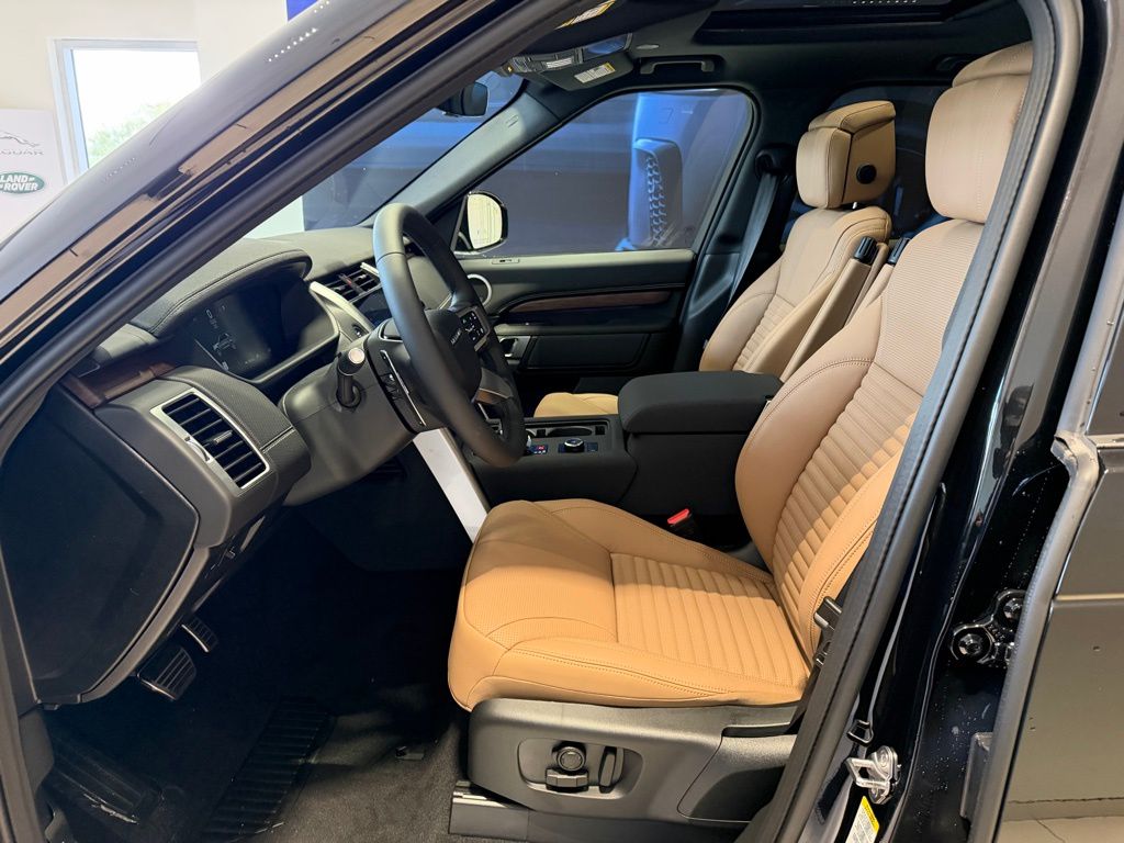 2025 Land Rover Discovery Dynamic SE - Photo 8