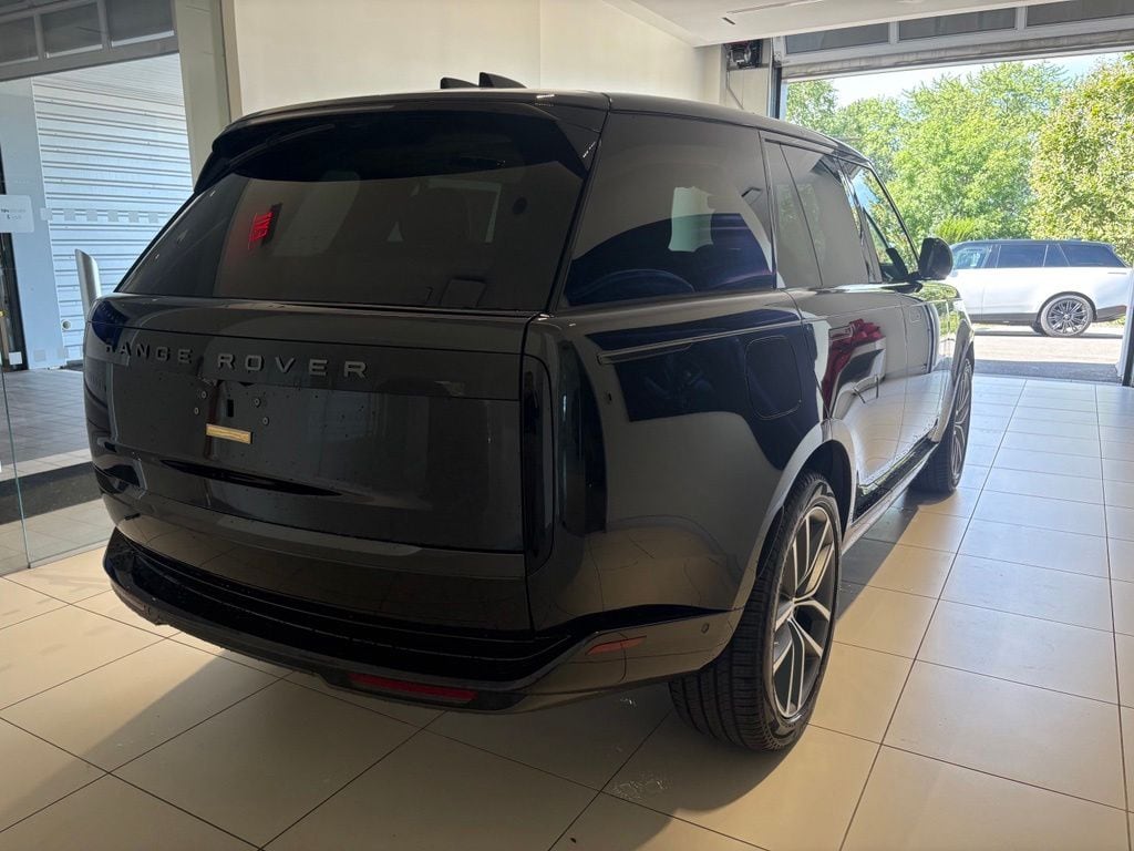 New 2026 Land Rover Range Rover SE SUV