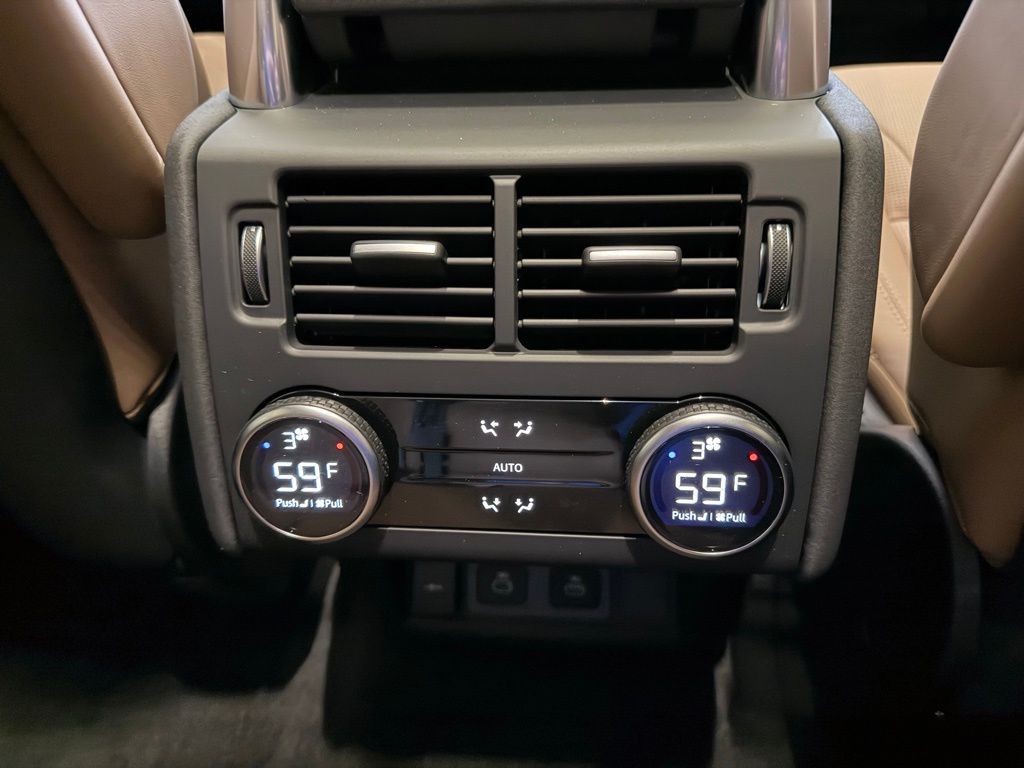 2025 Land Rover Discovery Dynamic SE - Photo 16
