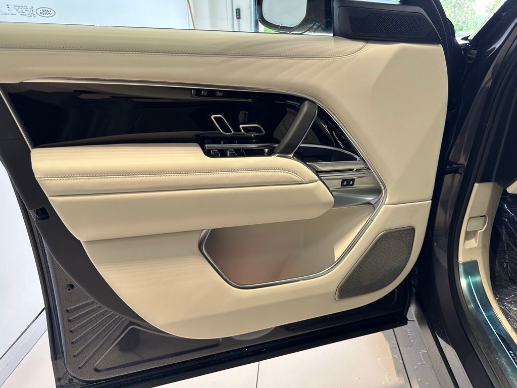 2025 Land Rover Range Rover Autobiography - Photo 26