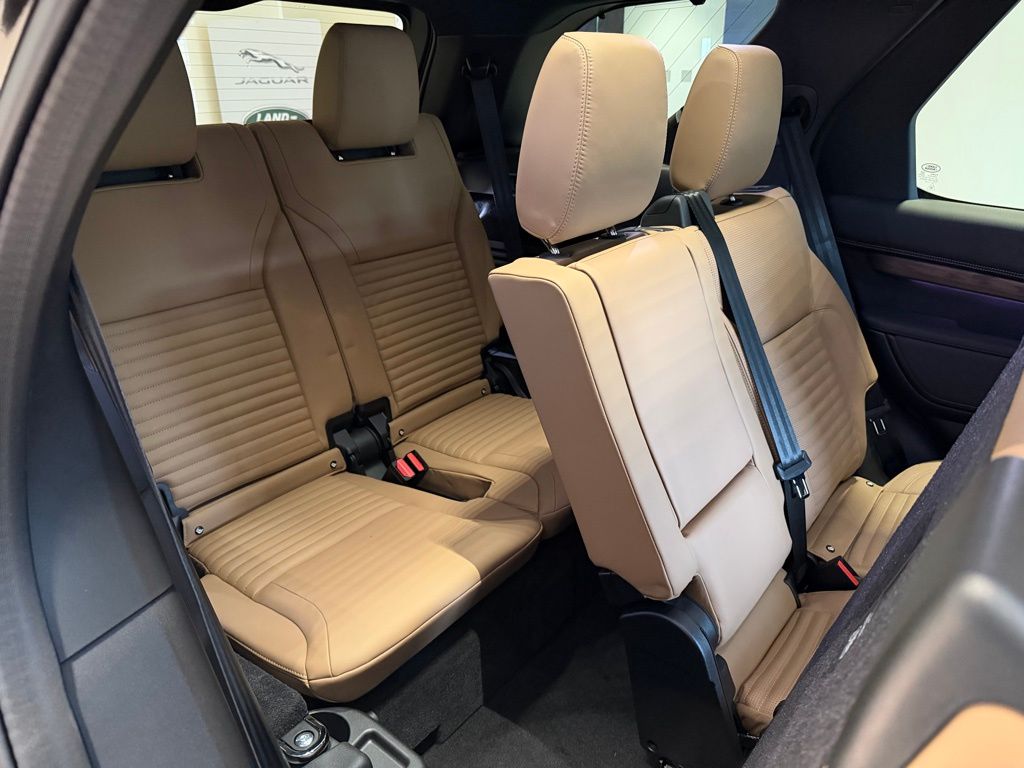 2025 Land Rover Discovery Dynamic SE - Photo 14