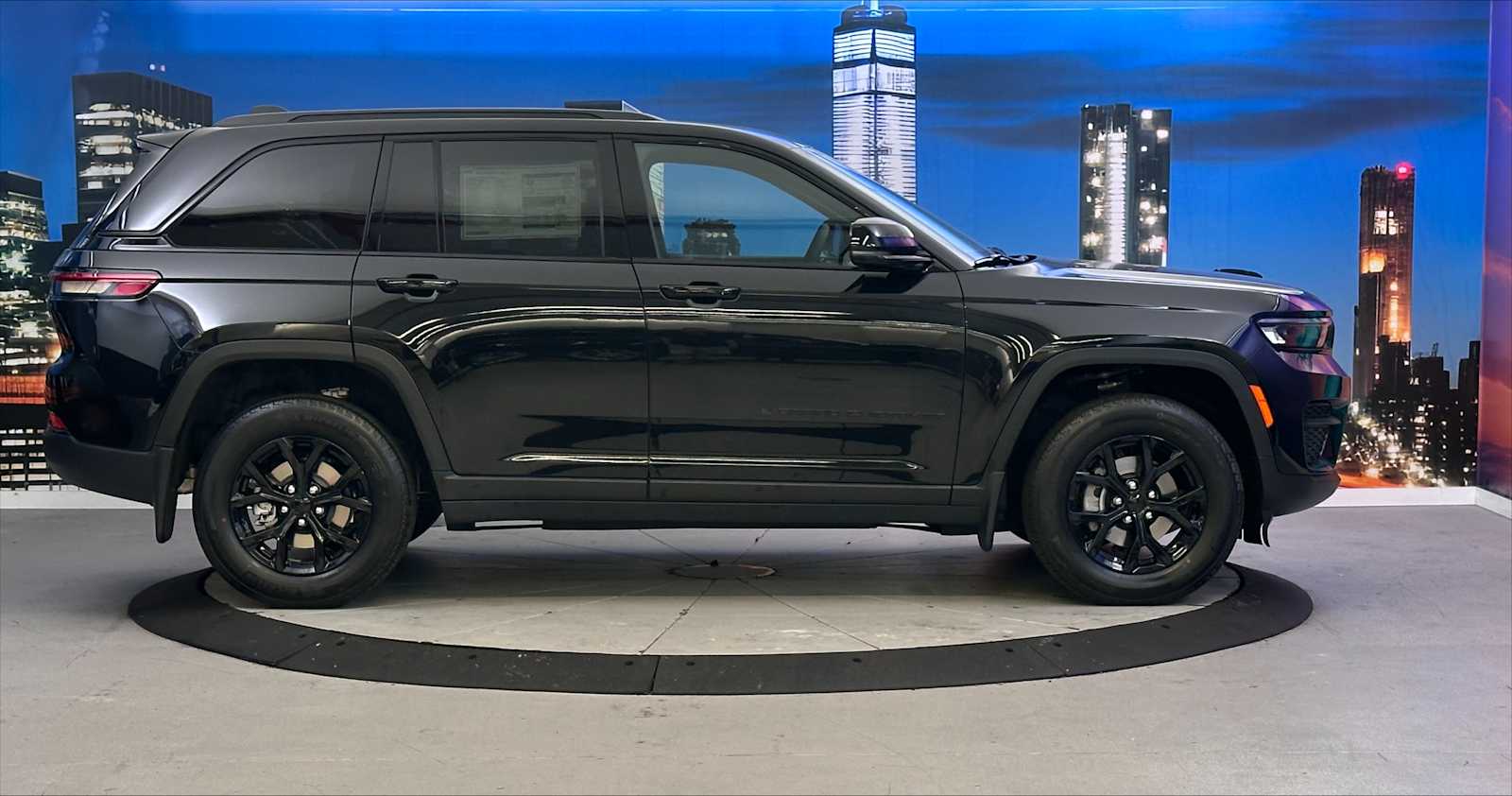 New 2025 Jeep Grand Cherokee ALTITUDE X 4X4 Sport Utility