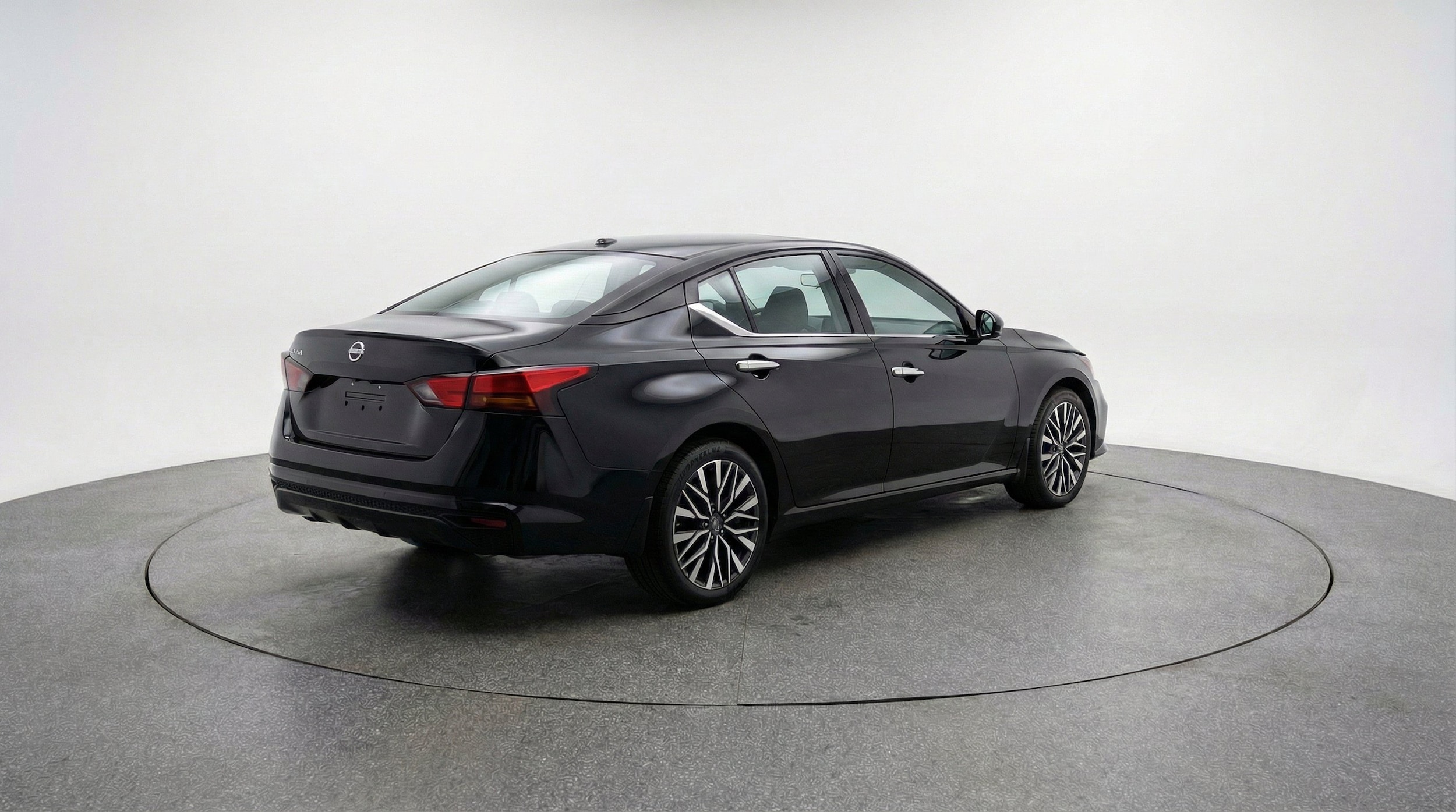 Thumbnail: 2025 Nissan Altima - 9