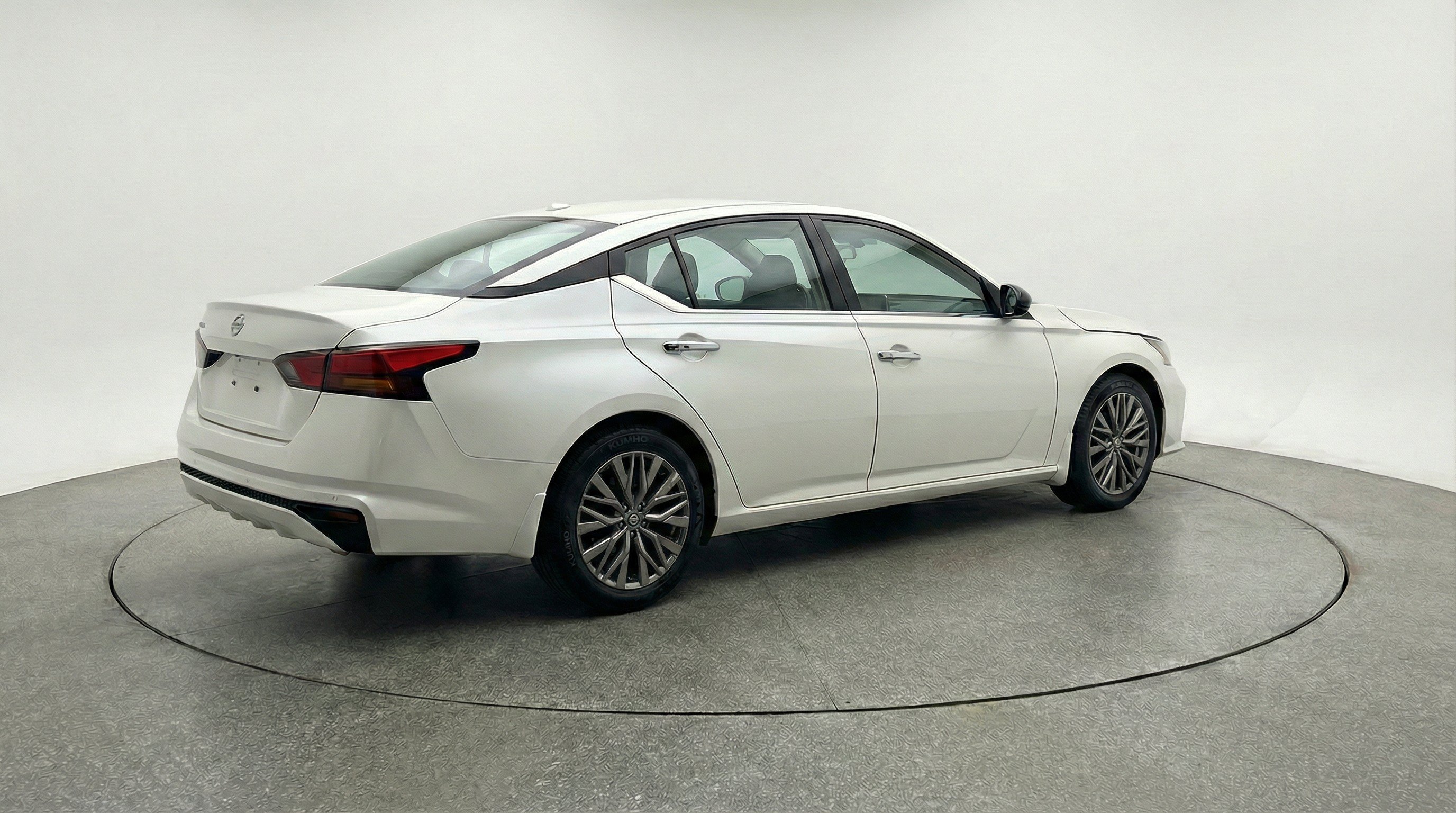 Thumbnail: 2025 Nissan Altima - 9